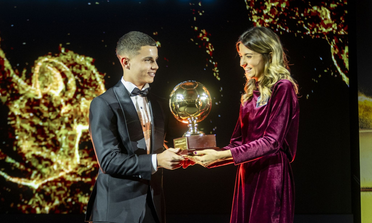 Τα πρωτοσέλιδα των αθλητικών εφημερίδων της ημέρας (02/12) - «Χρυσό αγόρι» ο Μουζακίτης