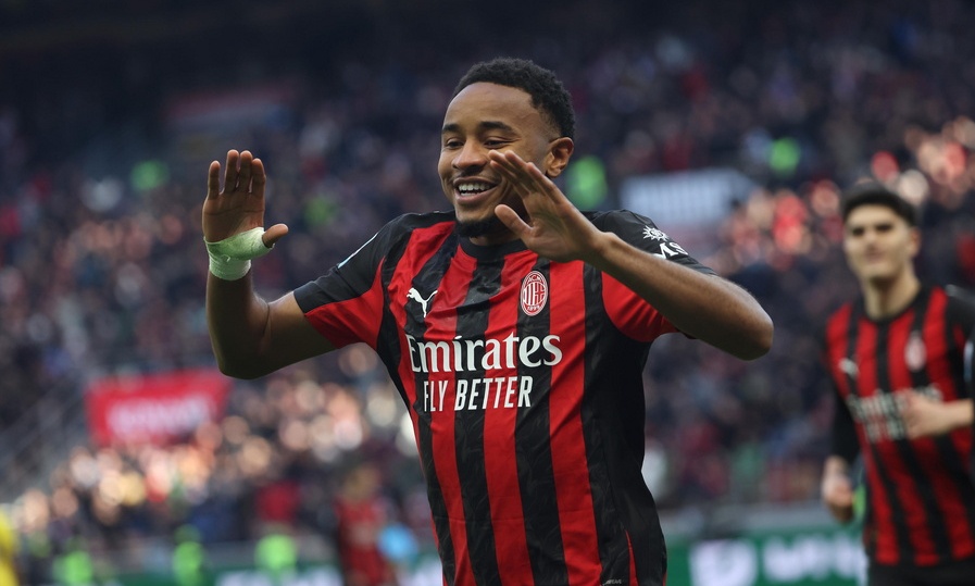 Serie A: «Έπιασε» κορυφή και… ελπίζει η Μίλαν, 3-0 την Ελλάς Βερόνα