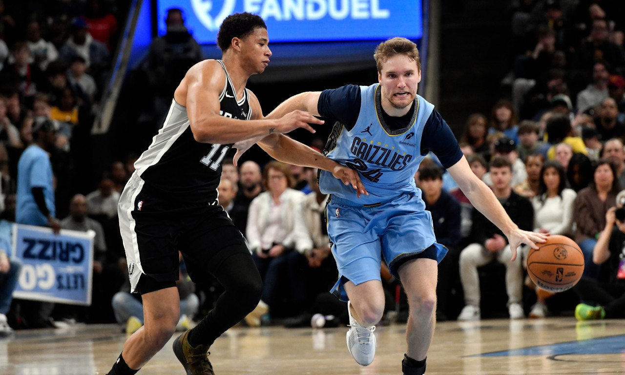 NBA: Πήραν το «θρίλερ» οι Γκλίζλις κόντρα στους Σπερς - Τα αποτελέσματα της βραδιάς