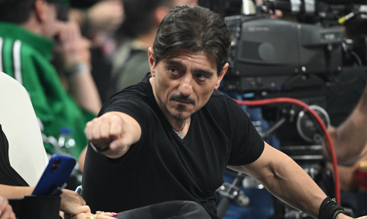 Η εύλογη απορία του Δημήτρη Γιαννακόπουλου για τα υβριστικά στο ΣΕΦ