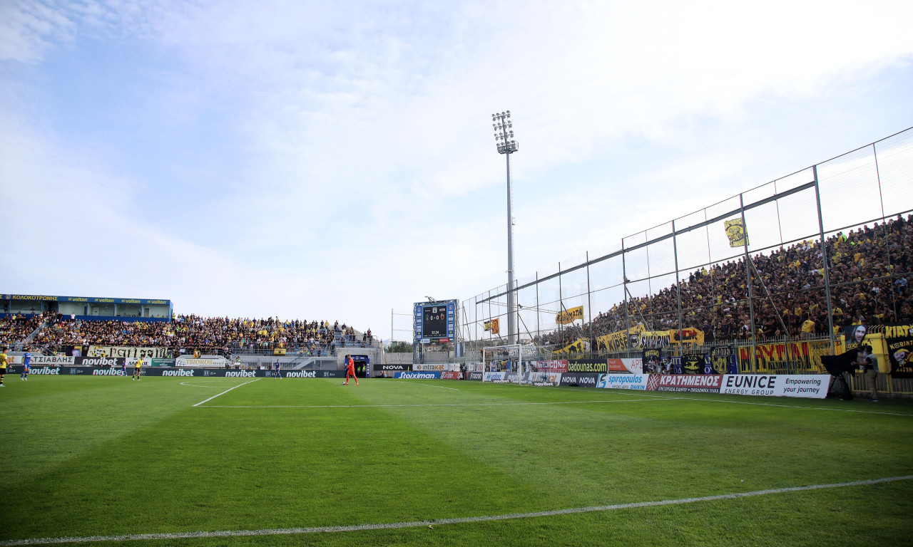Super League: «Πρέπει» για Ολυμπιακό, δύσκολη έξοδος για ΑΕΚ