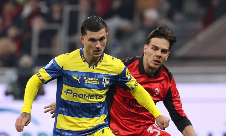 Στρεφέτσα: «Σκέφτομαι μόνο την Πάρμα, έχω συμβόλαιο με Ολυμπιακό»