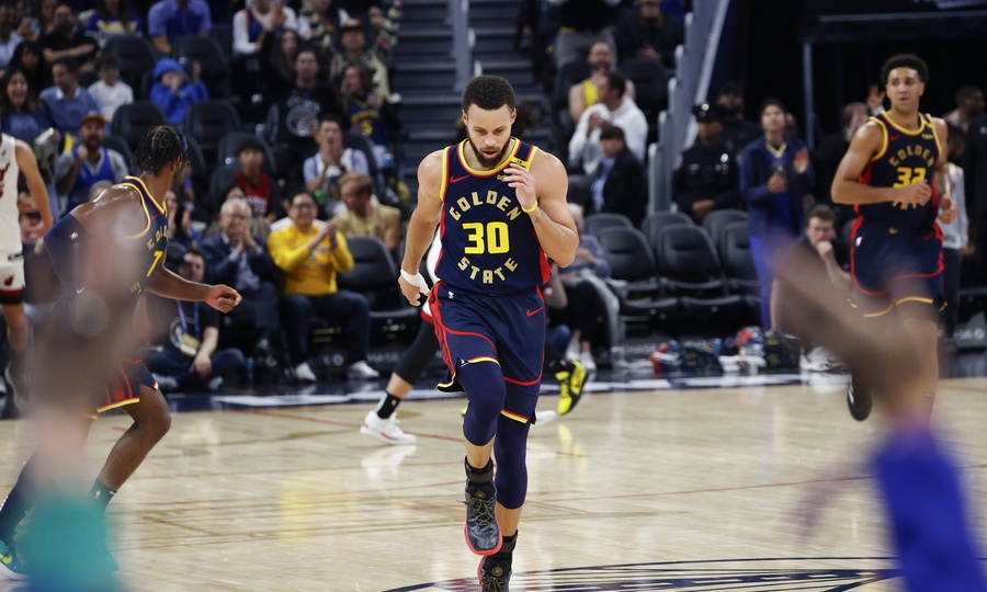 ΝΒΑ: Στα... πιτς για τουλάχιστον δέκα ημέρες ακόμα ο Στεφ Κάρι