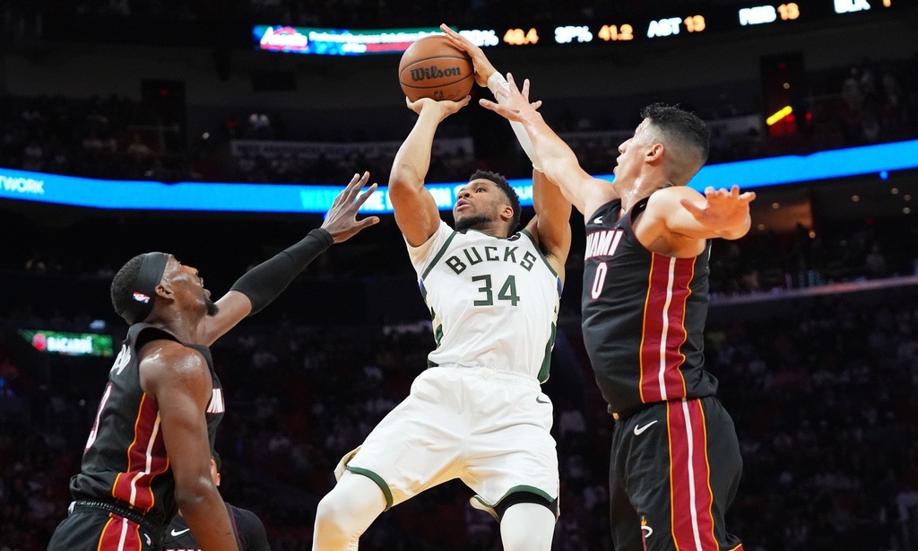 NBA: Πάλευε μόνος του ο Αντετοκούνμπο - Νέα ήττα για Μπακς