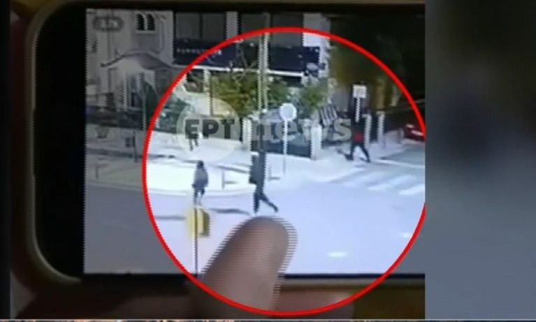 Δολοφονία στην Καλαμαριά: Νέο βίντεο - Η στιγμή που ο 20χρονος καταρρέει μετά τη φονική συμπλοκή