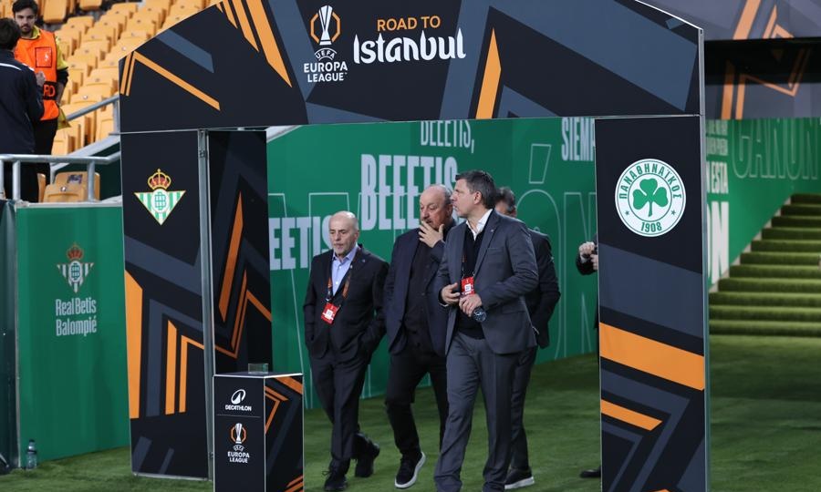 Μπέτις - Παναθηναϊκός: Στο «La Cartuja» ο Αλαφούζος - Έκανε βόλτα μαζί με τον Μπενίτεθ