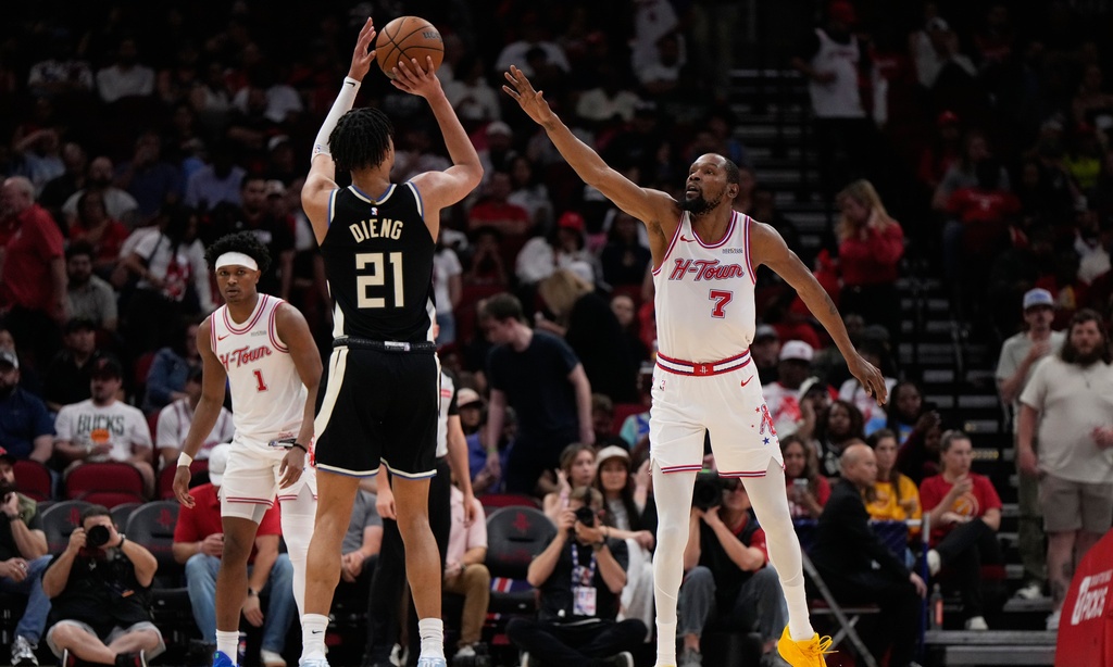 NBA: «Λύγισαν» στο τέλος οι Μπακς από Ρόκετς - Εκτός και πάλι ο Αντετοκούνμπο (vids)