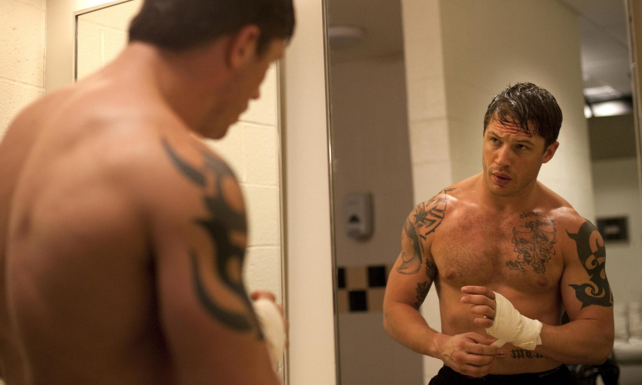 Ο άντρας που εξελίσσεται δεν το δείχνει μονάχα στον καθρέφτη