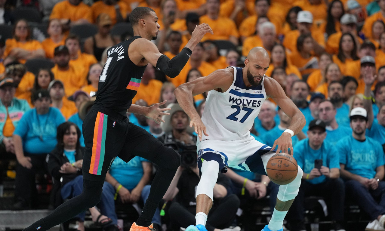 NBA: Άλωσαν το Σαν Αντόνιο και πήραν προβάδισμα οι Τίμπεργουλβς