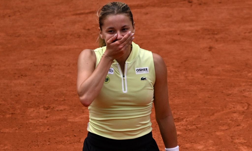 Της πάει το Παρίσι: Στα ημιτελικά του Roland Garros για πρώτη φορά η Χβαλίνσκα
