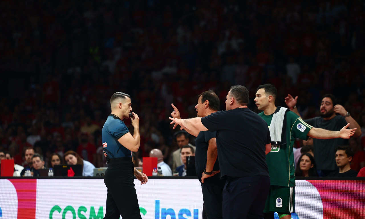 Τρεις τελικοί και 74-28 οι βολές για τους «ερυθρόλευκους»