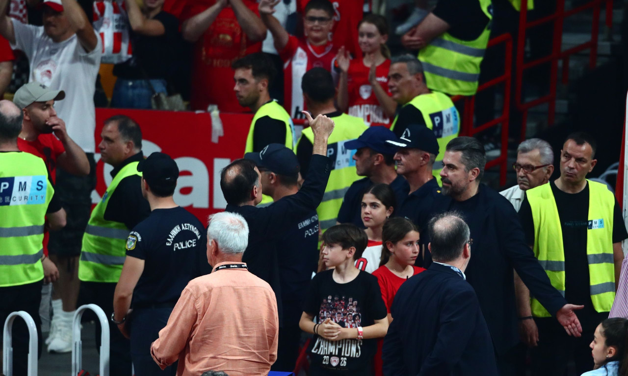 ΣΟΚ: Αισχρά υβριστικά συνθήματα στο ΣΕΦ από τον πρώην Πρόεδρο της ΕΟΕ (vid)