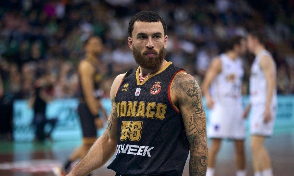«Συναγερμός» στη Euroleague: «Δεν πάει στη Μπαρτσελόνα ο Τζέιμς»