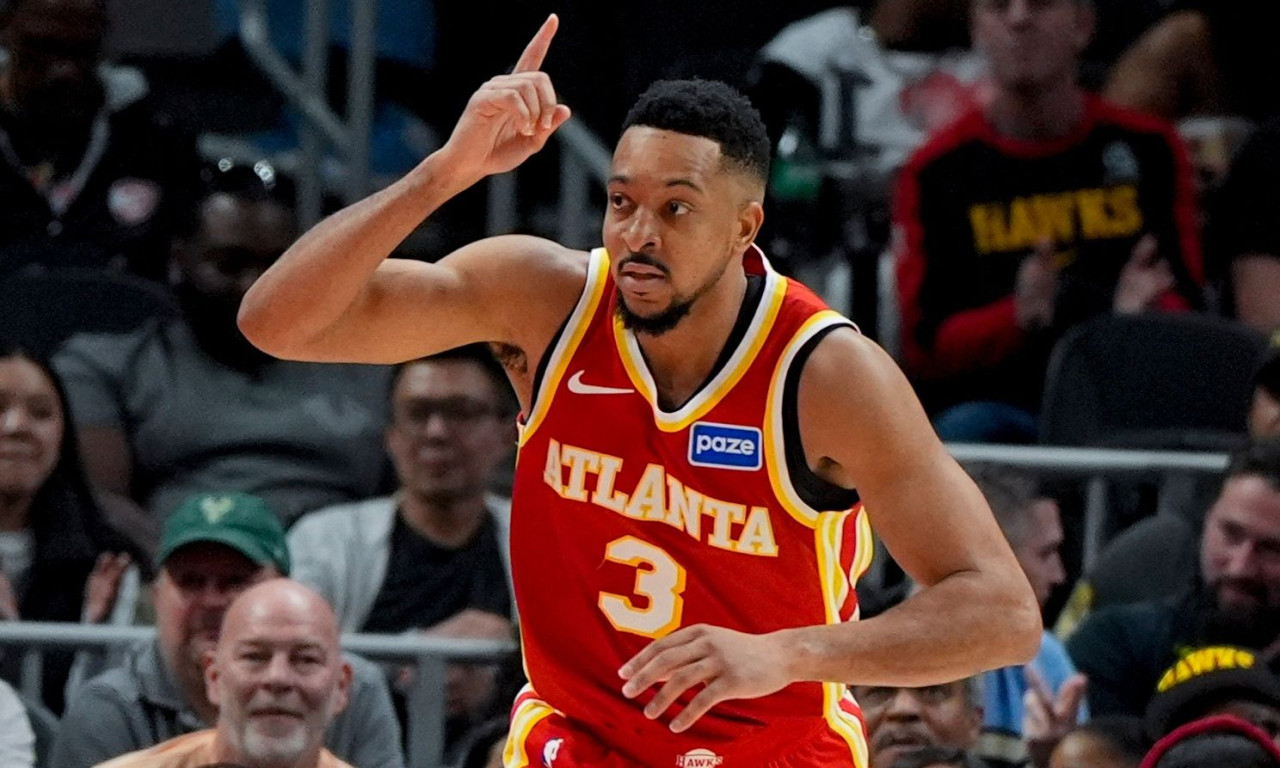 NBA: Συνεχίζει στους Χοκς και τη νέα σεζόν ο Σι Τζέι ΜακΚόλουμ