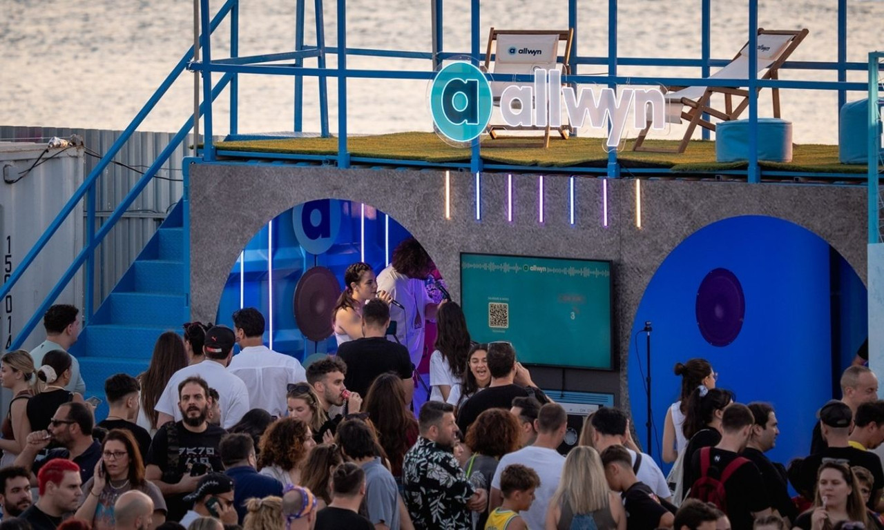 Οι fans των Pet Shop Boys αποκαλύπτονται στην Allwyn (vid)