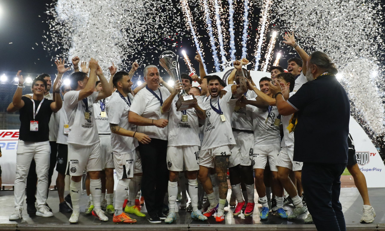 ΑΕΚ – ΟΦΗ: Η απονομή του τροπαίου του Super Cup στους Κρητικούς!