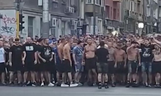Λέφσκι Σόφιας - ΑΕΚ: Επεισόδια και δακρυγόνα πριν από τη σέντρα στη Σόφια