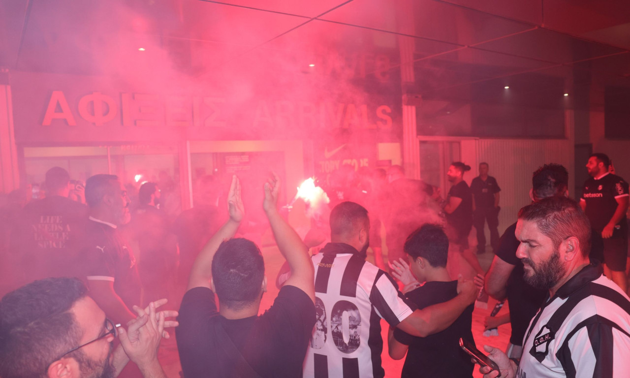 ΟΦΗ: «Κάηκε» το Ηράκλειο! Αποθεωτική υποδοχή οπαδών στην αποστολή μετά την πρόκριση