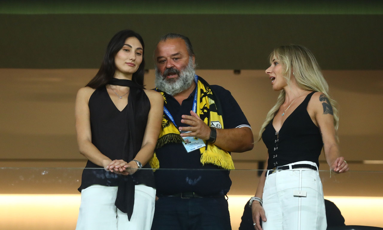 ΑΕΚ: Ο Μάριος Ηλιόπουλος υποδέχθηκε Ντρισμπιώτη και Πλατανιώτη στην Allwyn Arena