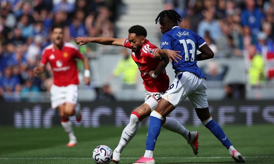 Premier League: «Σόκαρε» τη Μάντσεστερ Γιουνάιτεντ στις καθυστερήσεις η Έβερτον