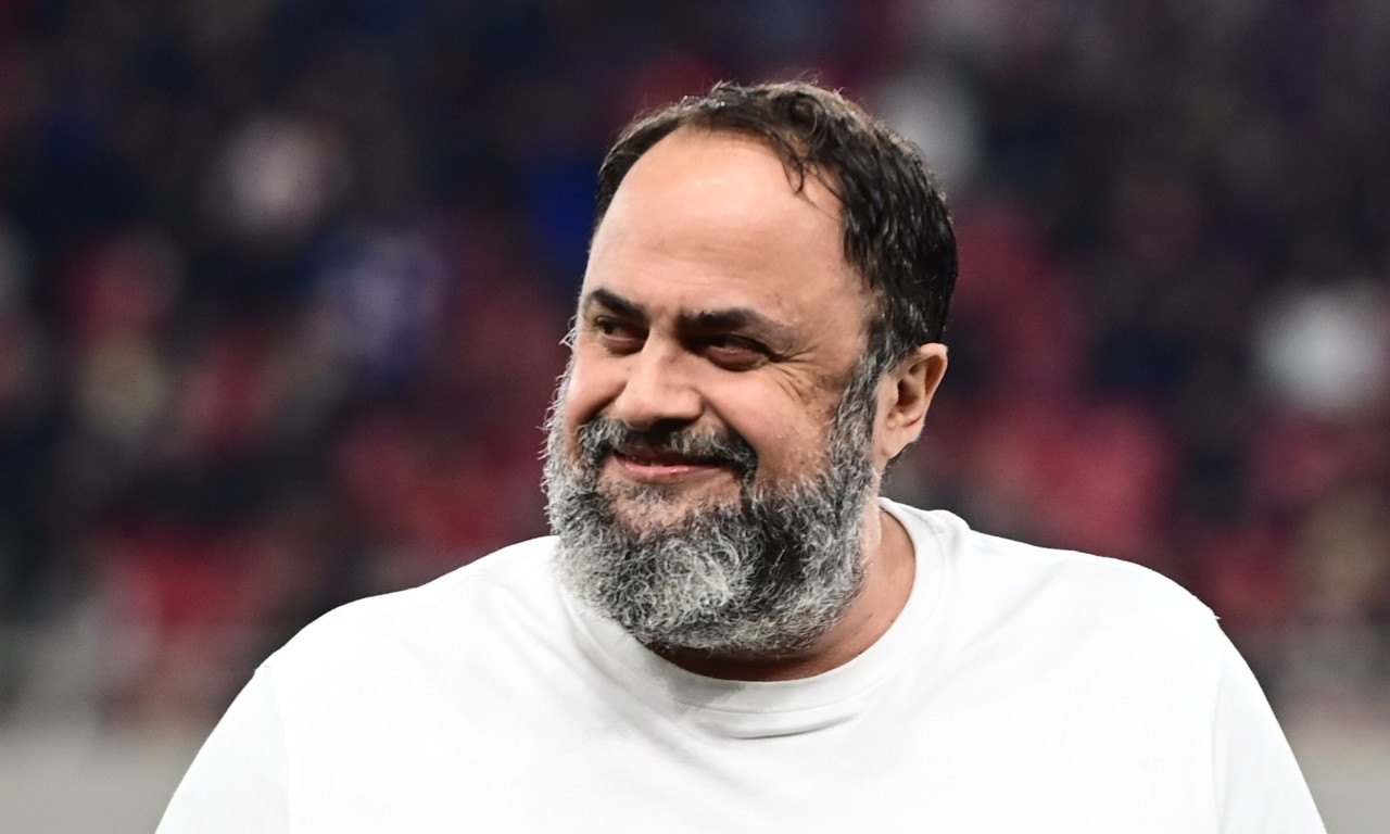 Τα συγχαρητήρια του Μαρινάκη στους παίκτες του Ολυμπιακού στα αποδυτήρια (vid)