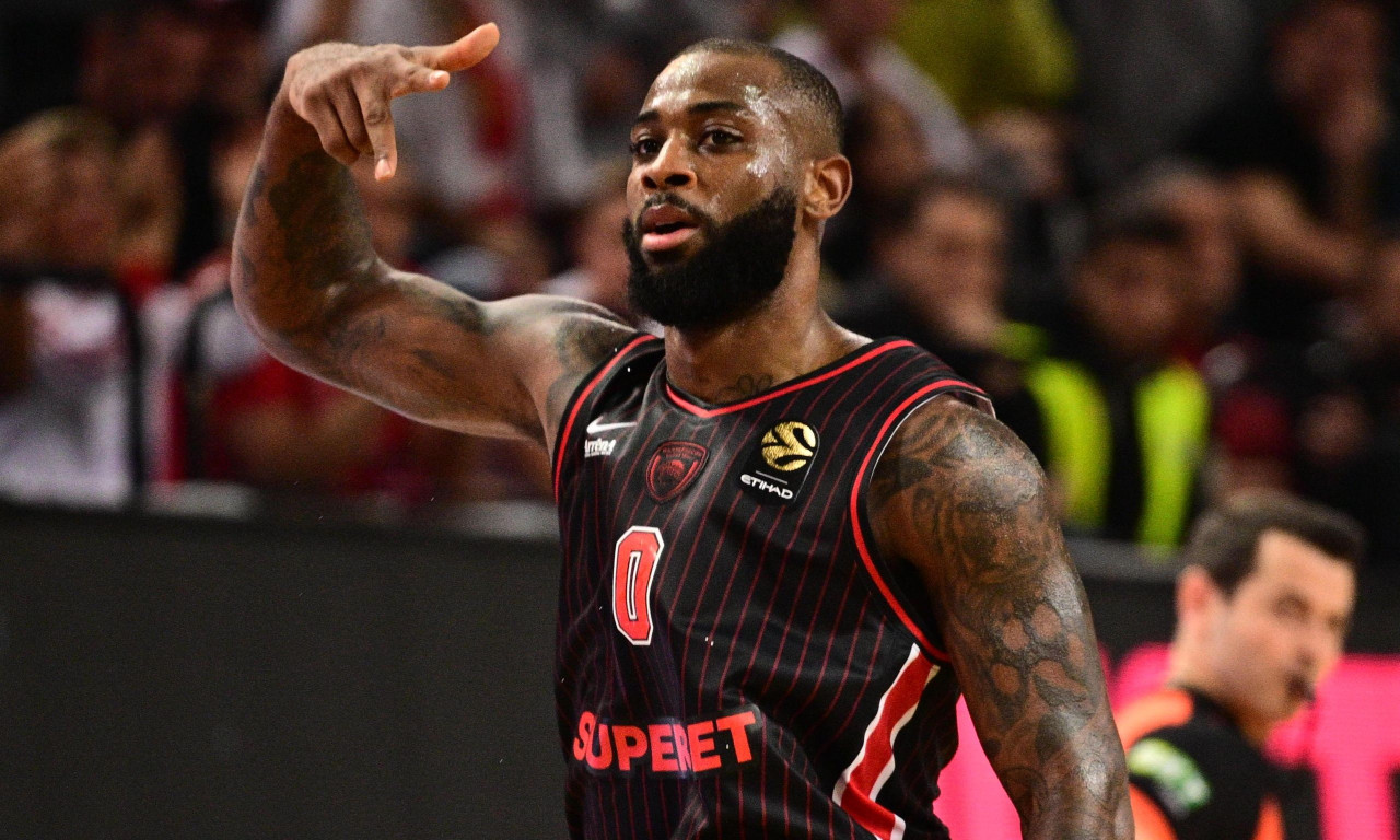 Ολυμπιακός - Αρμάνι Μιλάνο 84-78: Το δίδυμο ΜακΙντάιρ-Βεζένκοφ καθάρισε για τους λειψούς Πειραιώτες