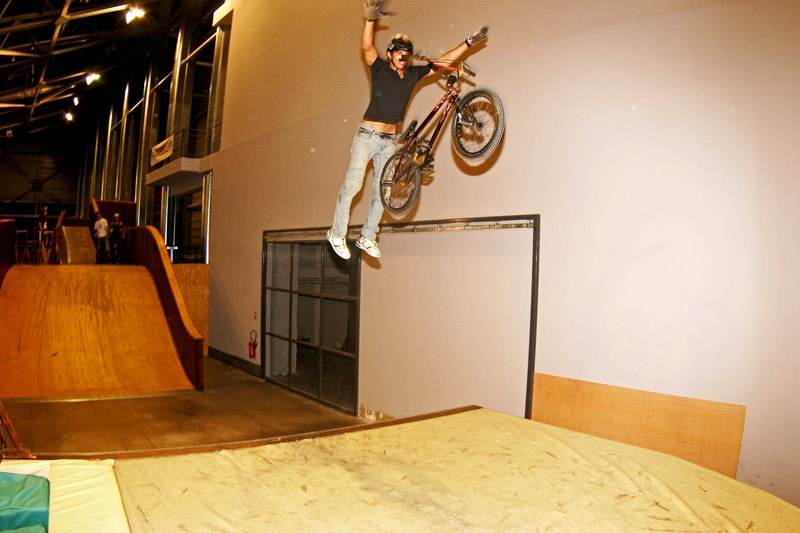 Γιώργος Καλομενίδης bmx profile
