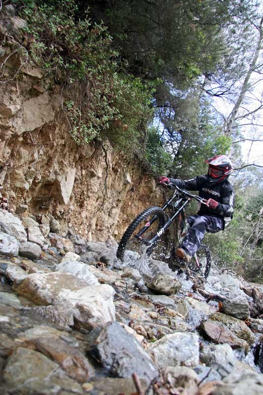 Mountain Bike Downhill: Pure escape from reality…
