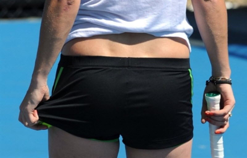 Τα «καυτά» σορτς, το φιλί και ο θυμός