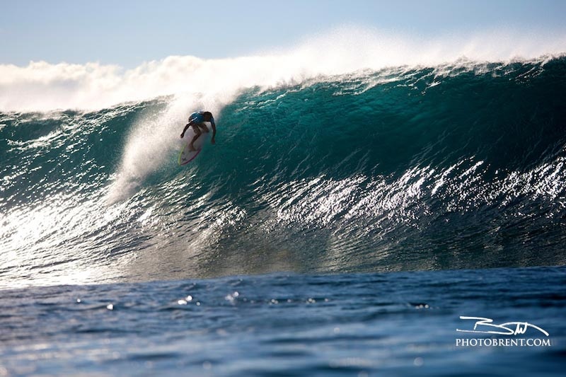O John Florence κερδίζει το 2011 Volcom Pipe Pro