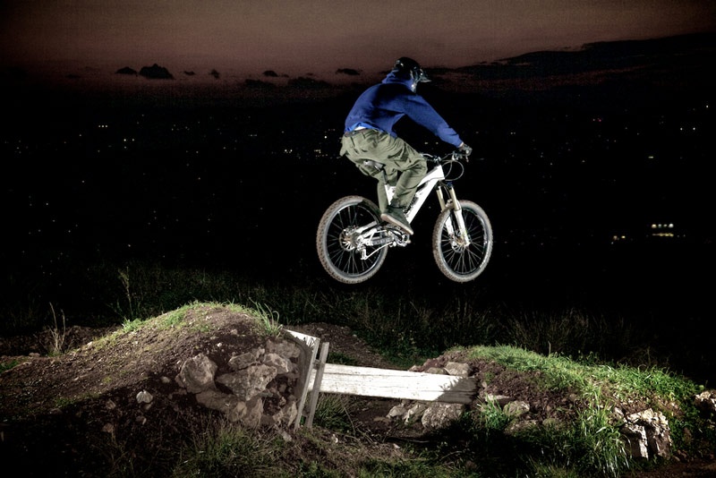 Καταβάσεις με downhill στο κέντρο της Αθήνας