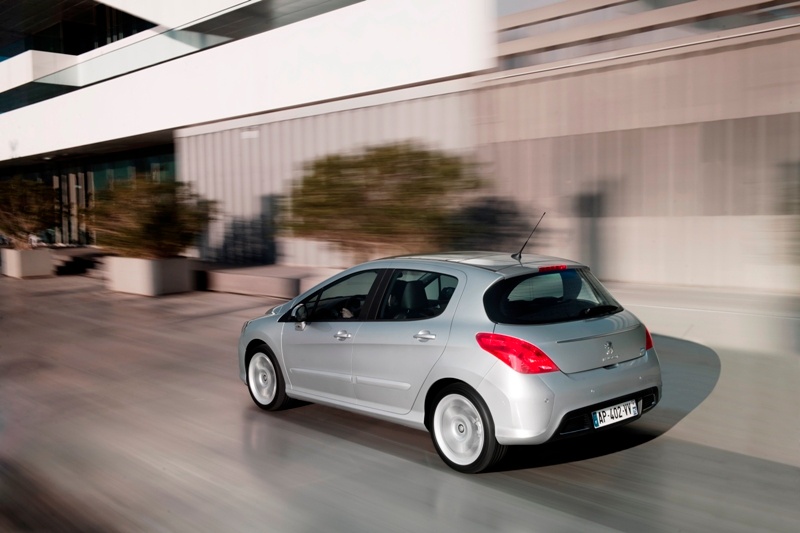 Στη Γενεύη το ανανεωμένο Peugeot 308