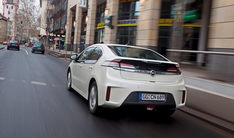 Opel Ampera: Προσιτή ηλεκτροκίνηση