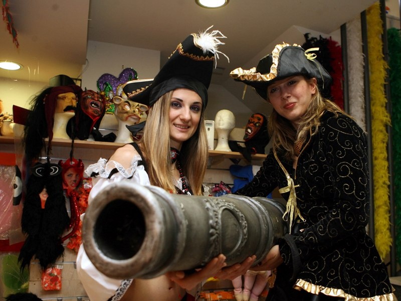 «Αιώνιες»... πειρατίνες (photos)