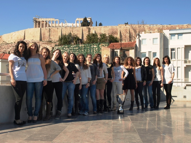 Το σήκωσαν το τιμημένο!