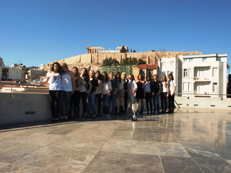 Το σήκωσαν το τιμημένο!