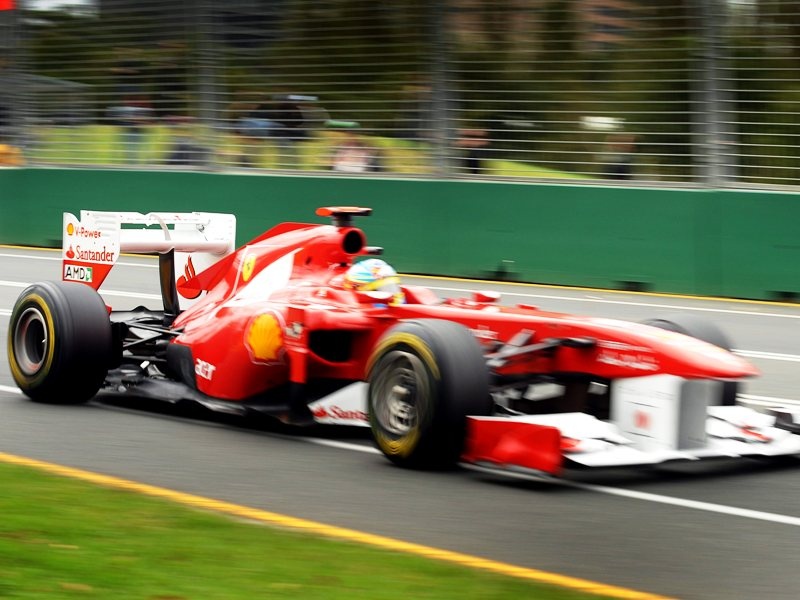 Σαν «ταύρος» σε υαλοπωλείο