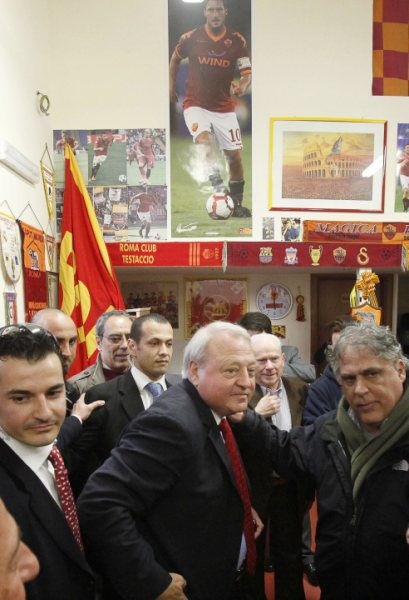 Υποδοχή… Μεσσία (ph)