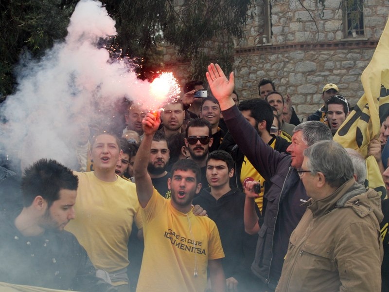 «Πληρώστε και… πάρτε δρόμο» (vd)