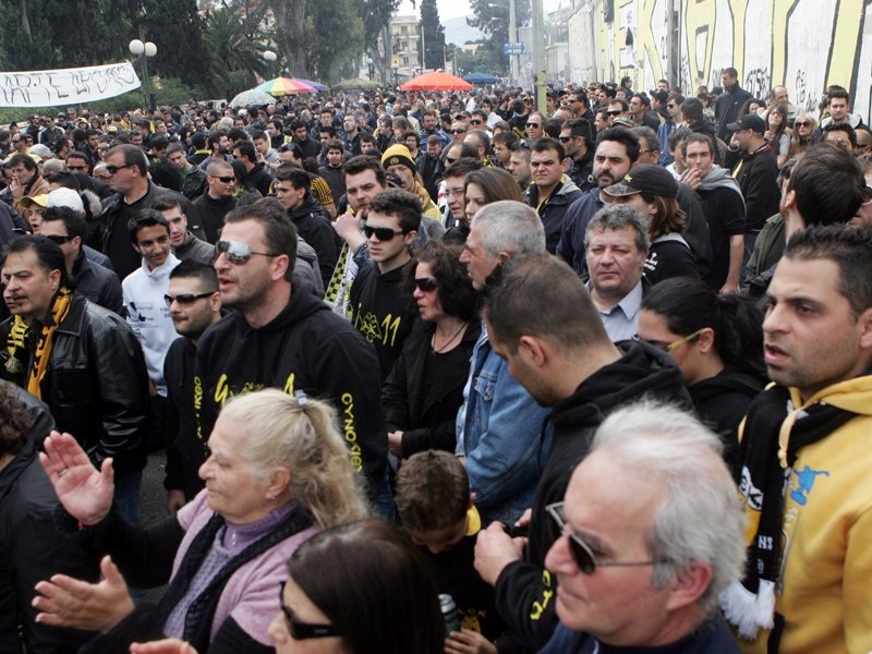 «Πληρώστε και… πάρτε δρόμο» (vd)
