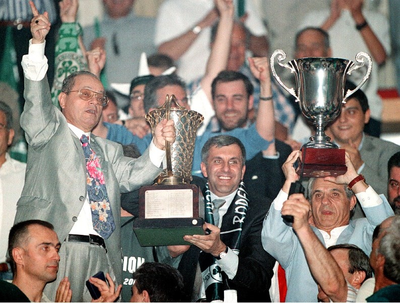 Ότι «αγγίζει» γίνονται... τίτλοι (videos)