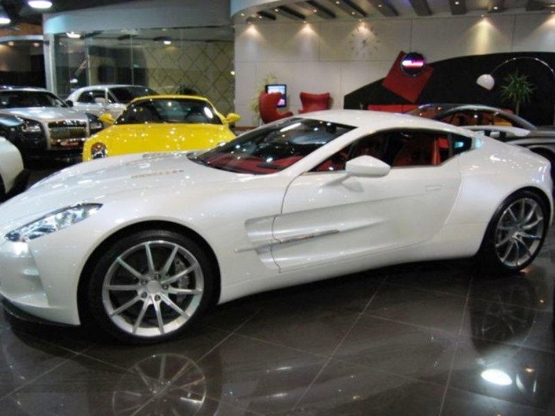 Aston Martin One – 77