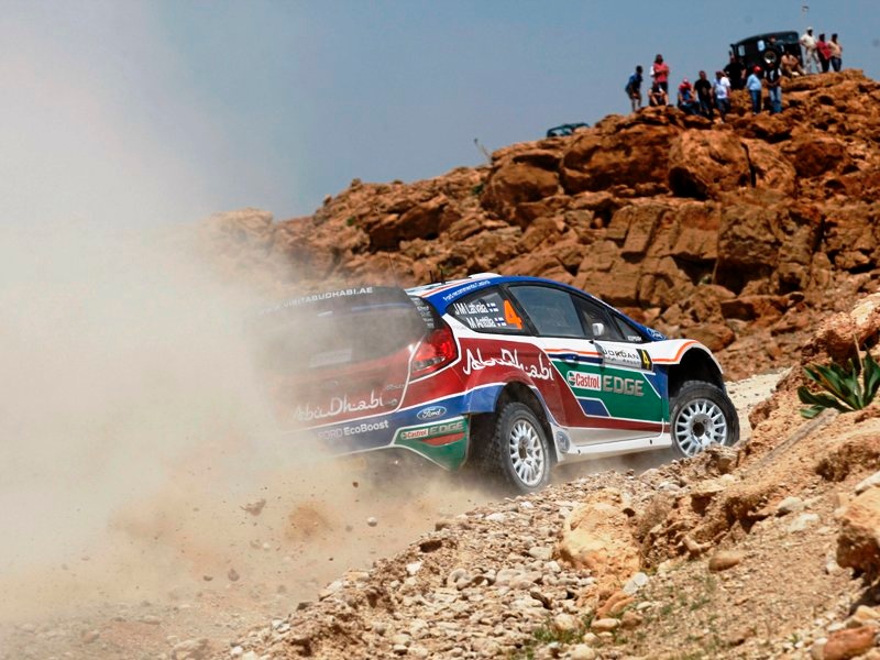 O Οζιέρ μπροστά