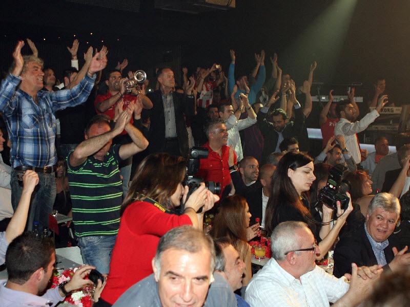«Τους γλεντάμε στο γήπεδο» (pics)
