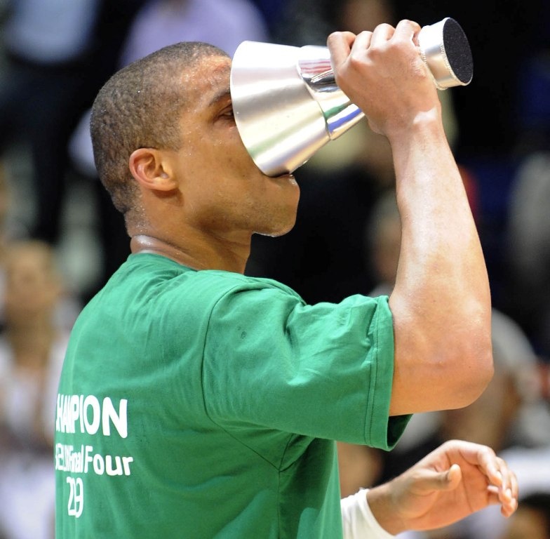 «Πεντάστερος» στο Βερολίνο (ph+vd)