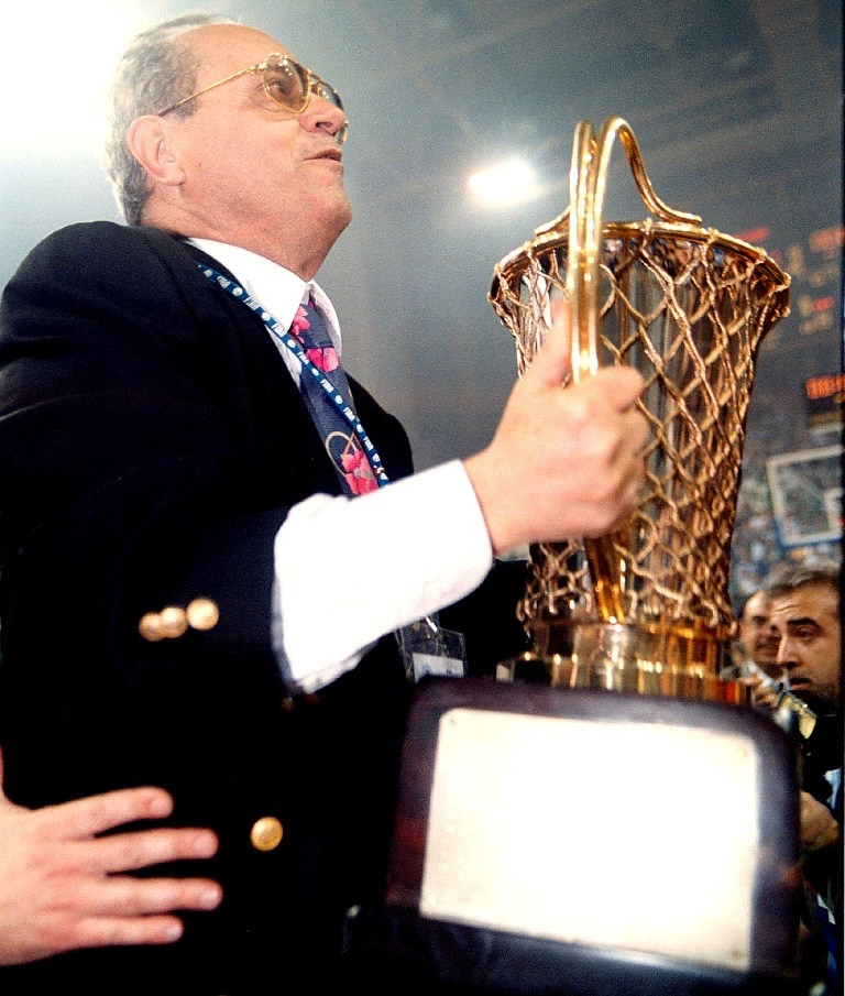 Κάτας ο… δήμιος της Μακάμπι (ph+vd)