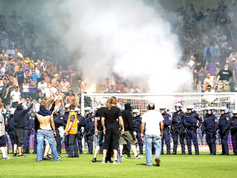 Επεισόδια και διακοπή στη Βιέννη