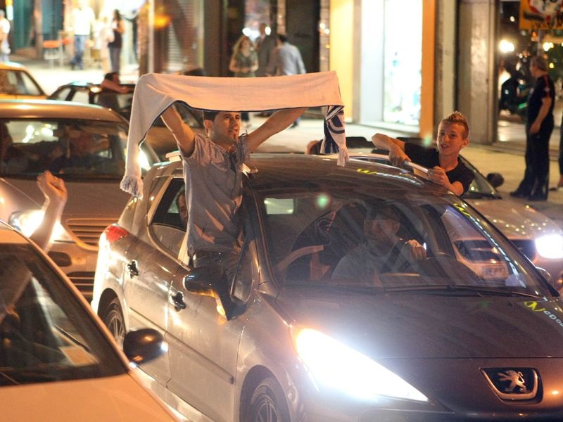 «Δεν παραδίδουμε τα όπλα»
