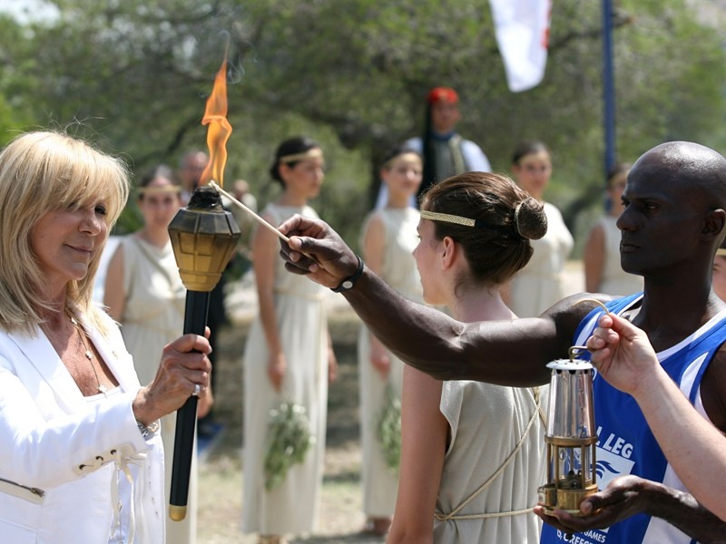 Άναψε η Φλόγα της Ελπίδας