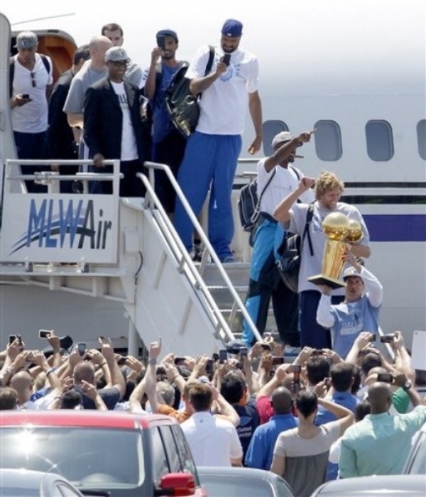 Αποθέωση στο Ντάλας!(ph+vd)